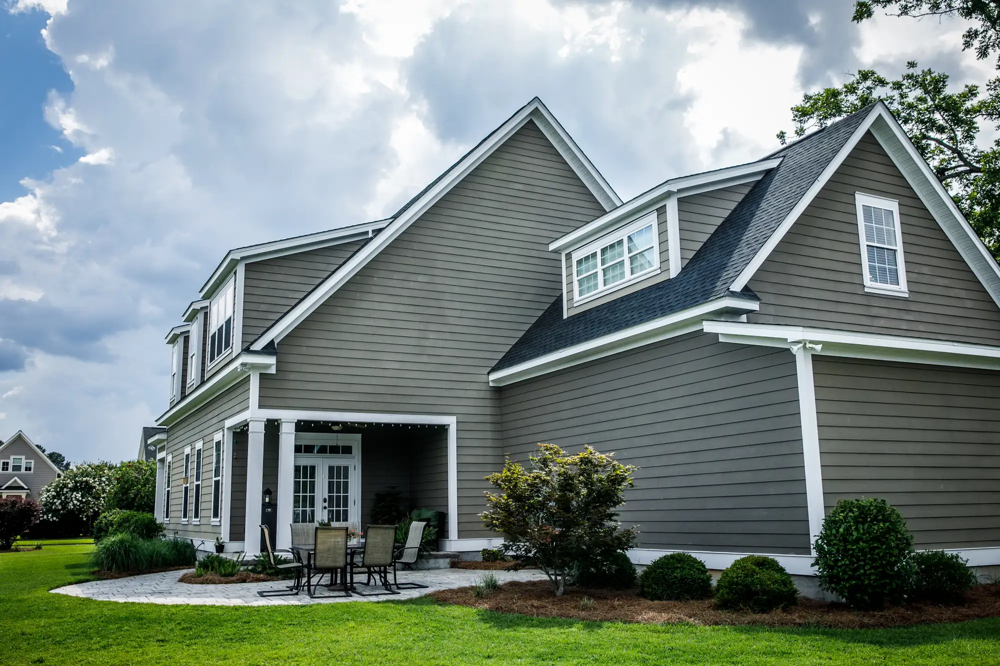 Professional Vinyl Siding Hail Damage Repair Service